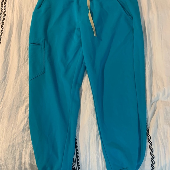 Figs Scrub Set - Picture 2 of 4